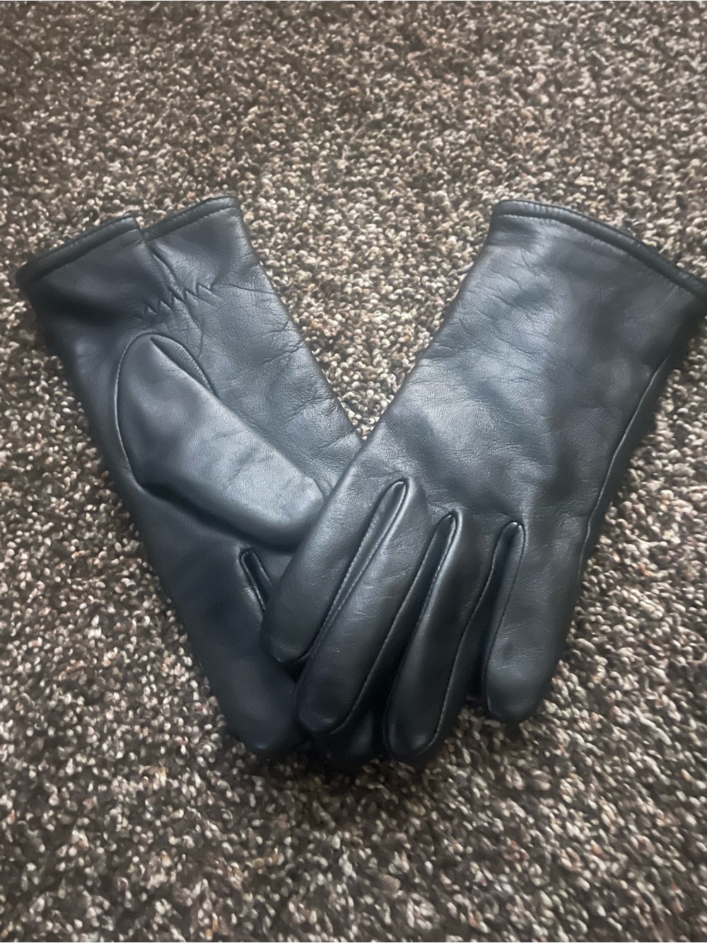 Women’s Black Leather Gloves - Classic Winter Accessory